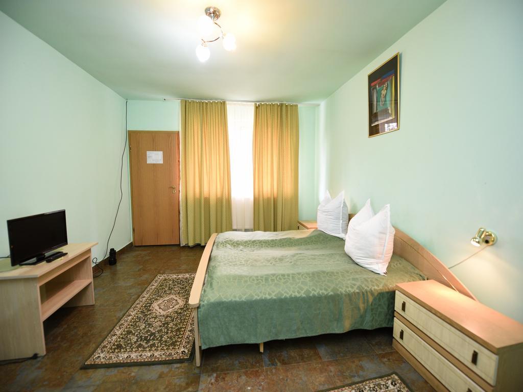Vila Belvedere Haţeg Екстериор снимка